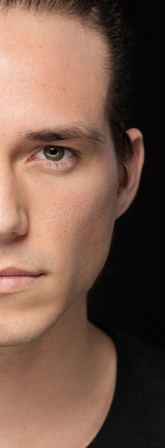 HugoDiaz HeadShot Signed Manager